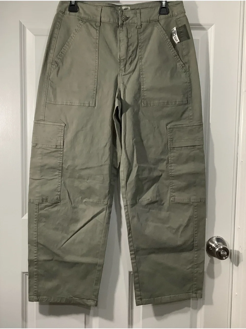 Universal Thread Olive Green Cargo Pants wide leg size 8 NWT. - Picture 4 of 12